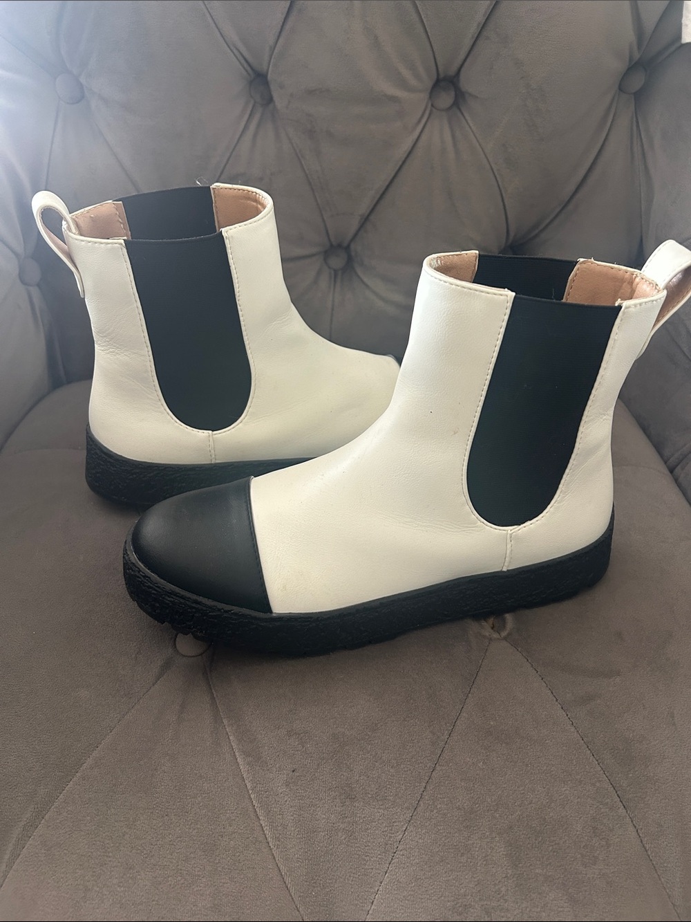 Journee Collection Like-New Women’s size 8 boots